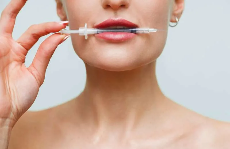 แนะนำคลินิกฉีดฟิลเลอร์ปาก Restylane Kysse