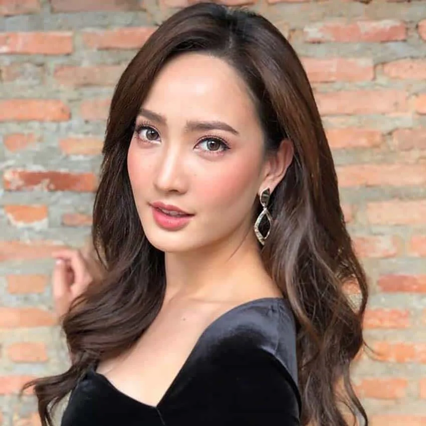 ริมฝีปากเต่งตึง