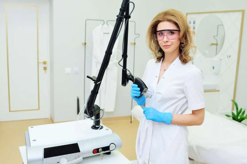 การรักษาหลุมสิวด้วย Picoway Laser คืออะไร