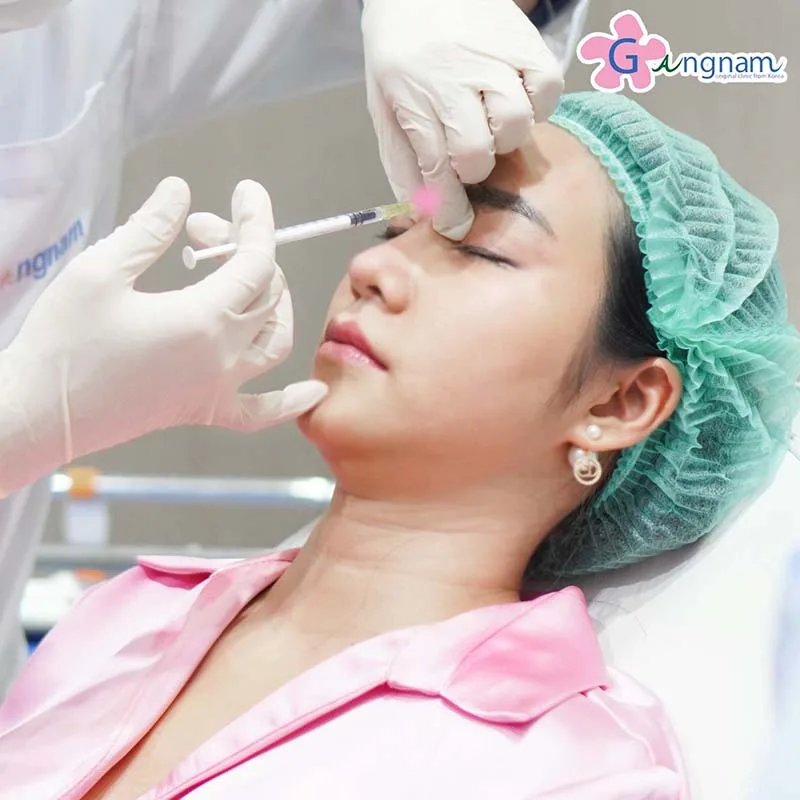ฉีดโบท็อกลดริ้วรอยบนใบหน้า